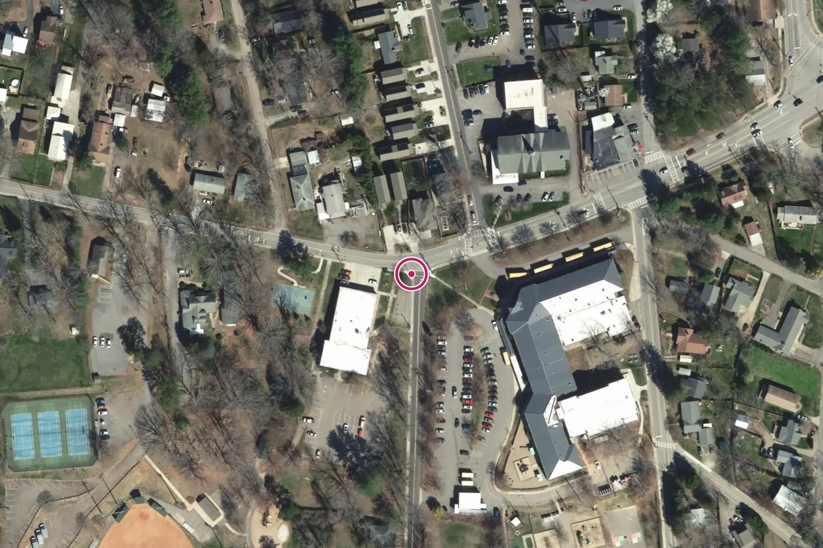 Aerial view around 711 Fairview Road, with a circle at the address.